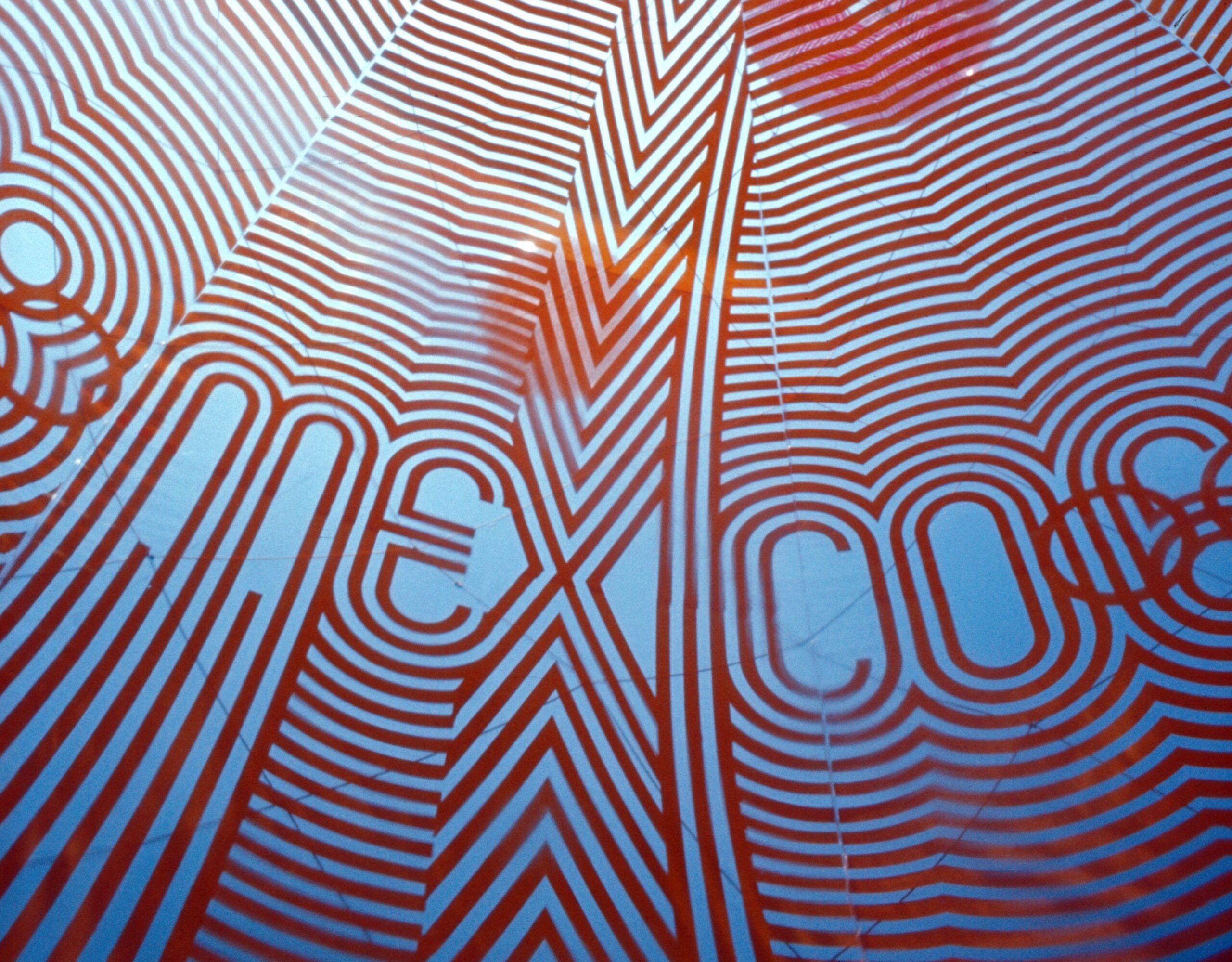 アート・デザイン・音楽 Design in California and Mexico 1915- Found in translation : design in California and Mexico, 1915-1985