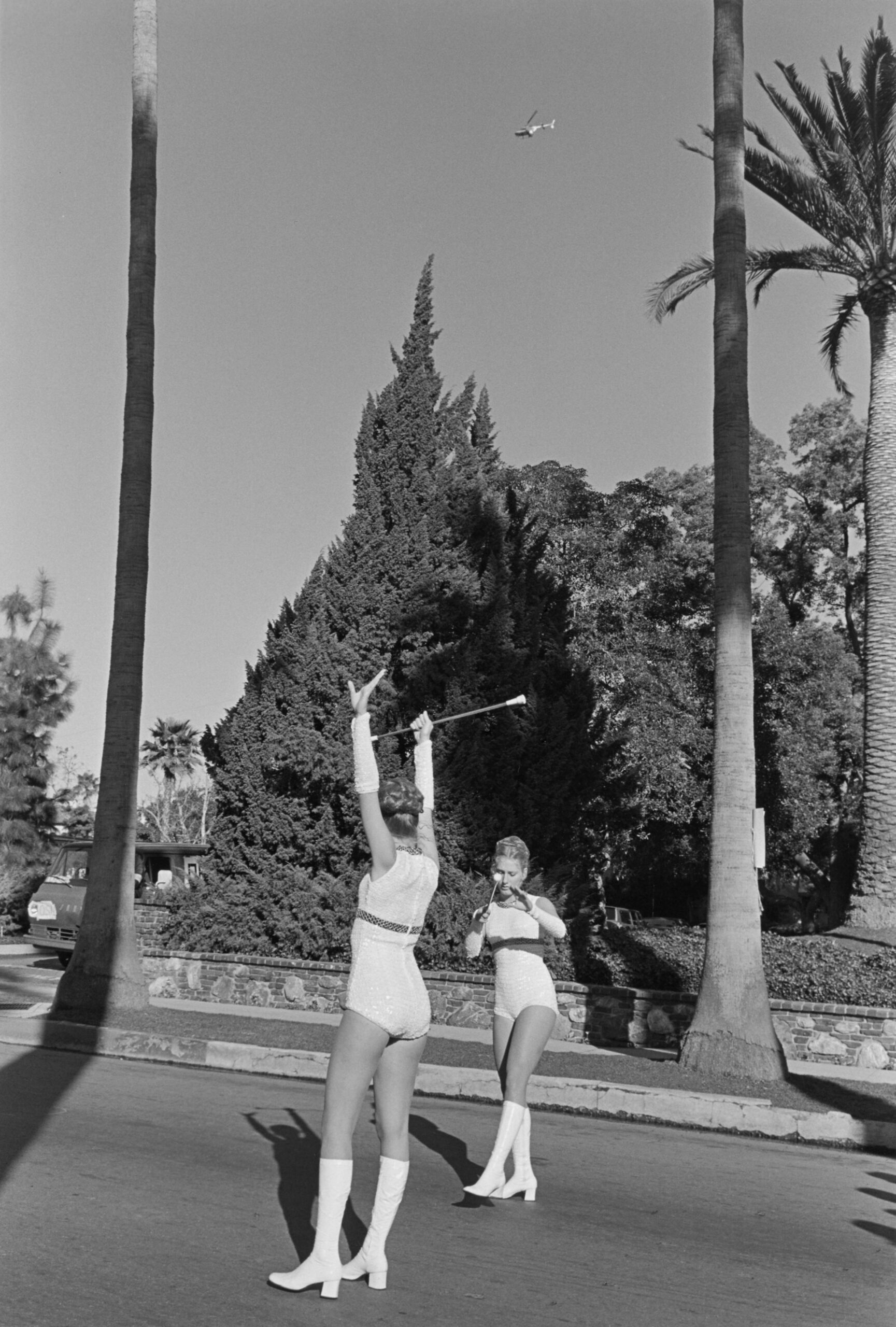 Henry Wessel, Pasadena, California, 1974 · SFMOMA