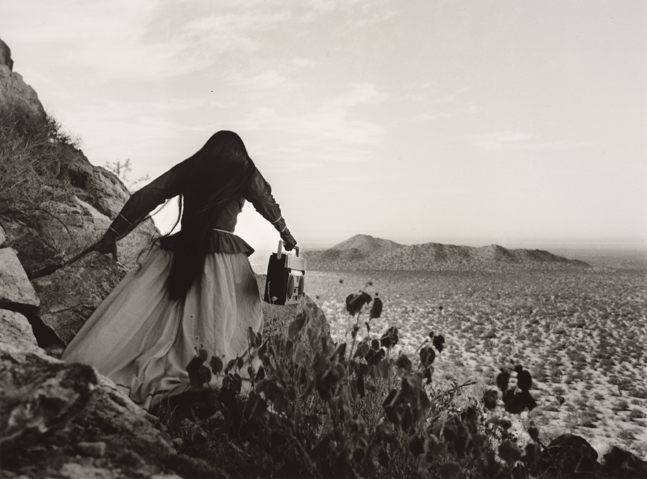 Graciela Iturbide : グラシエラ・イトゥルビーデ Graciela Iturbide: Between Two Worlds · SFMOMA