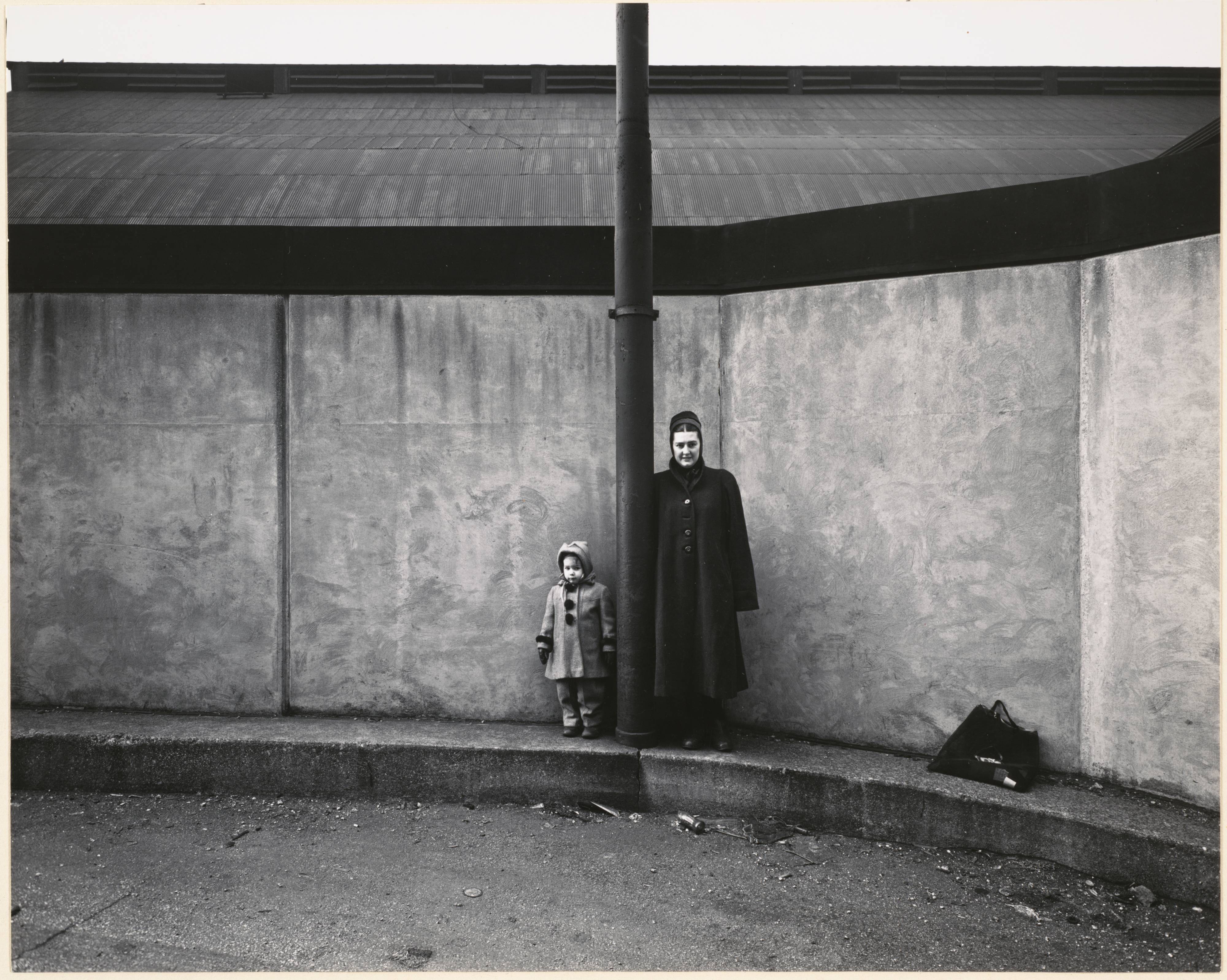 Harry Callahan Eleanor 写真集 Harry Callahan, Eleanor and Barbara, Chicago, ca. 1954 · SFMOMA