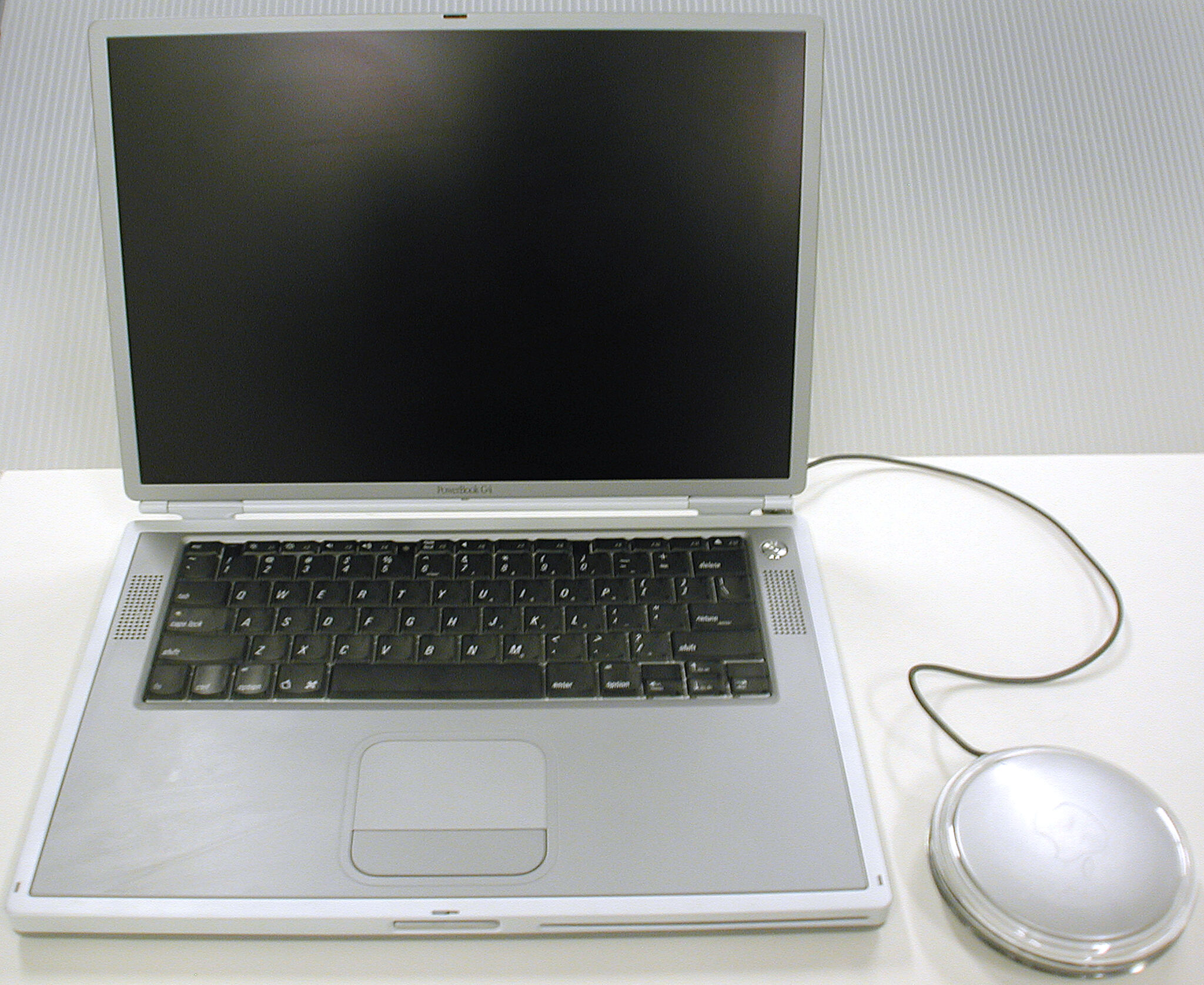 Apple Industrial Design Group, Titanium PowerBook G4 laptop